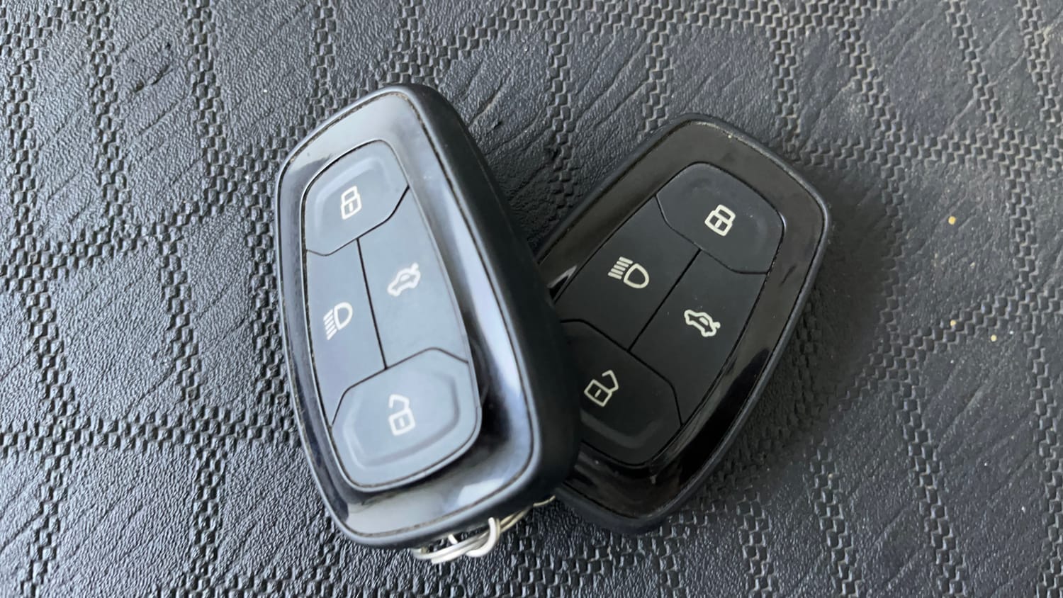 Used 2021 Tata Harrier XZA Plus Dark Edition Diesel Automatic extra CAR KEY VIEW