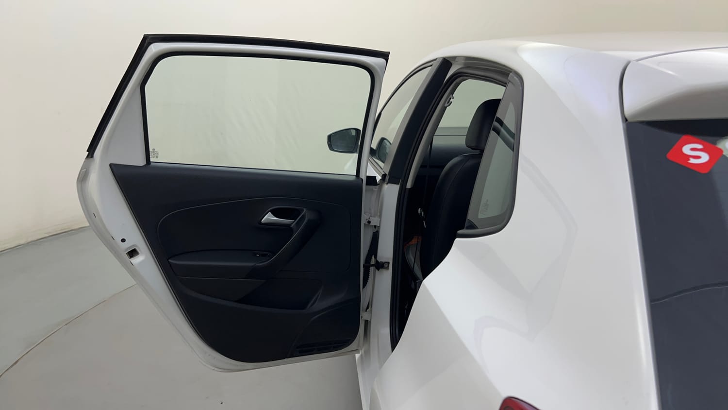 Used 2018 Volkswagen Polo Highline Plus 1.2( P)16 Alloy Petrol Manual interior LEFT REAR DOOR OPEN VIEW