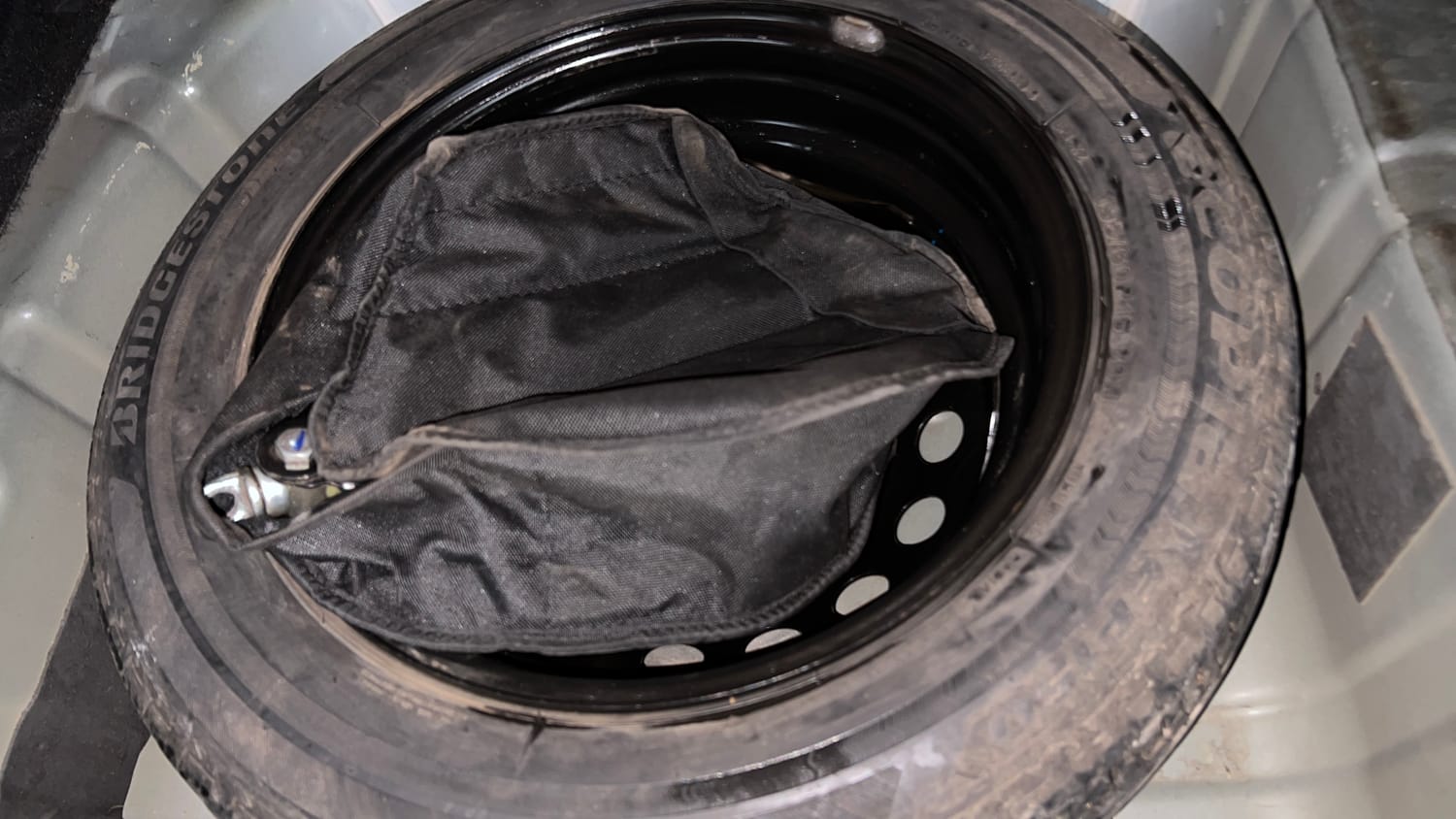 Used 2022 Tata Nexon XMA (S) Petrol Automatic tyres SPARE TYRE VIEW