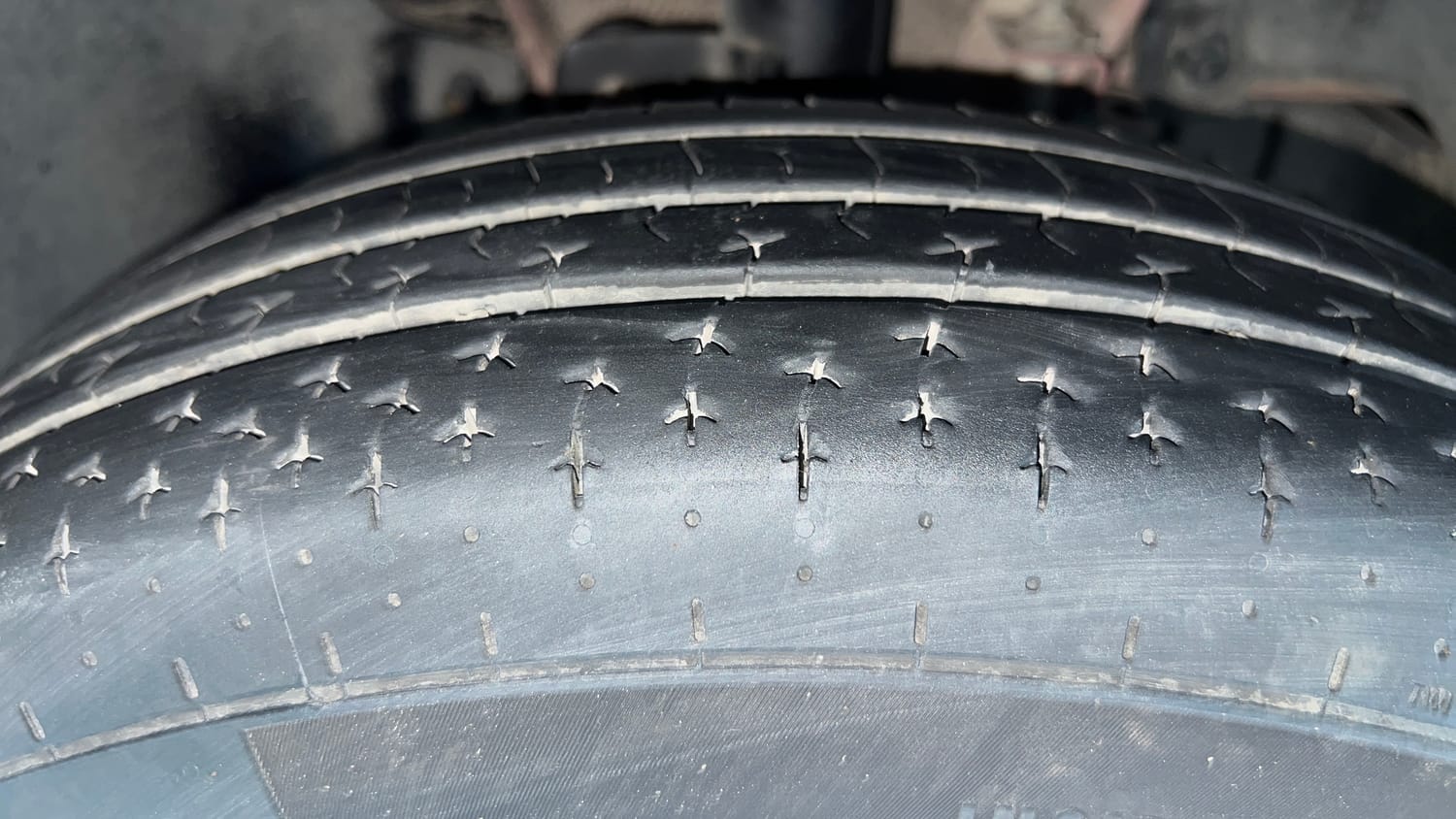 Used 2019 Tata Tiago Revotron XE Petrol Manual tyres RIGHT FRONT TYRE TREAD VIEW