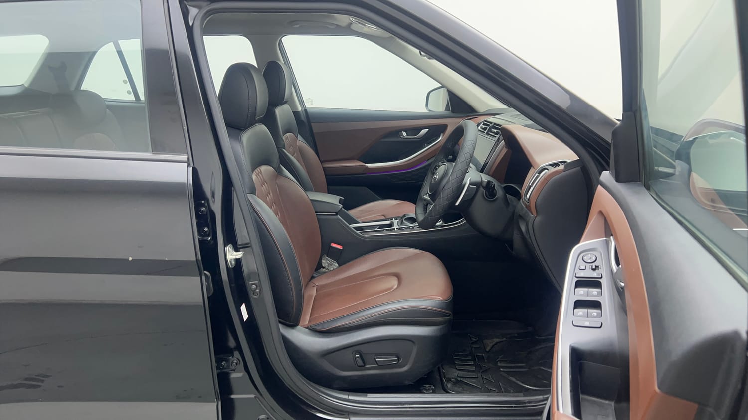 Used 2023 Hyundai Alcazar Signature (O) 7 Seater 1.5 Diesel AT Diesel Automatic interior RIGHT SIDE FRONT DOOR CABIN VIEW