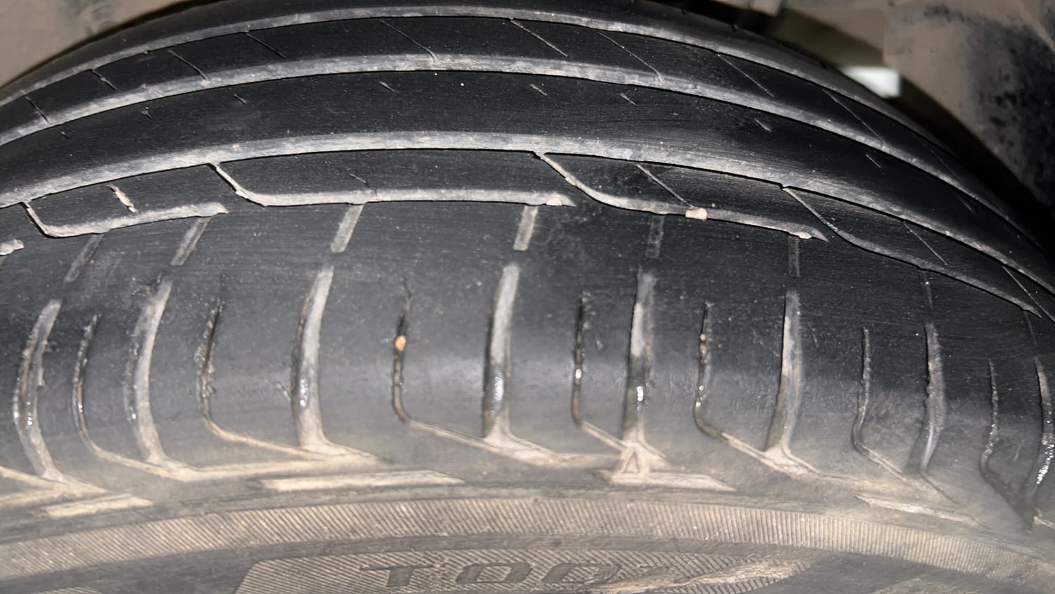 Used 2022 Tata Nexon XMA (S) Petrol Automatic tyres LEFT REAR TYRE TREAD VIEW