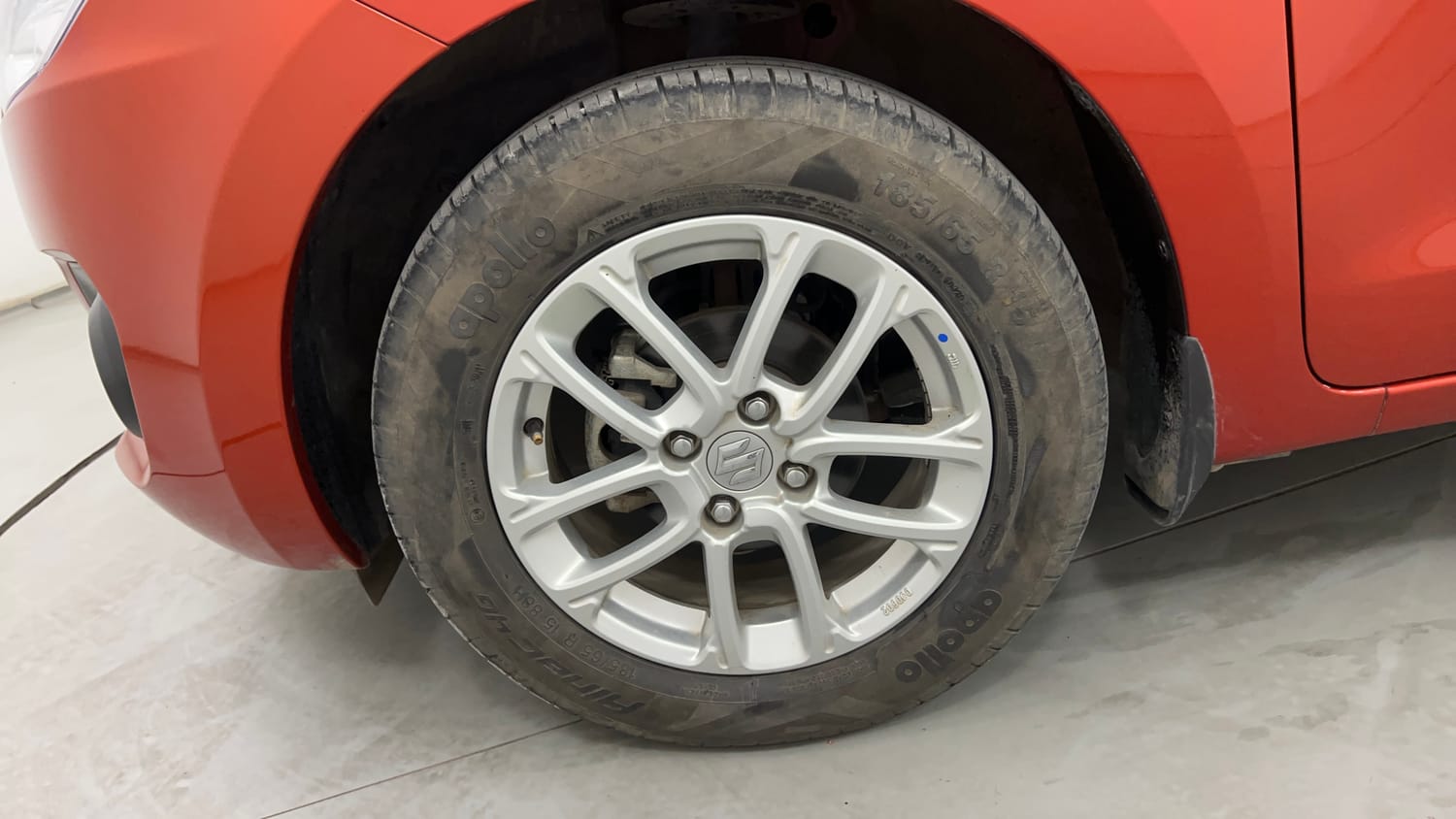 Used 2020 Maruti Suzuki Swift ZXi Petrol Manual tyres LEFT FRONT TYRE RIM VIEW