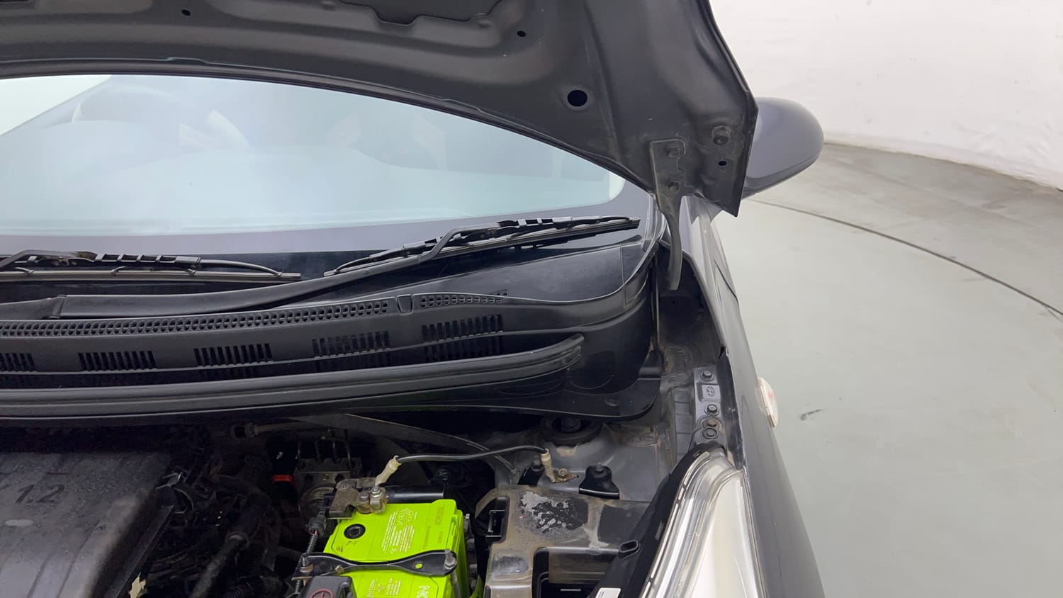 Used 2019 Hyundai Grand i10 Magna 1.2 Kappa VTVT Petrol Manual engine ENGINE LEFT SIDE HINGE & APRON VIEW