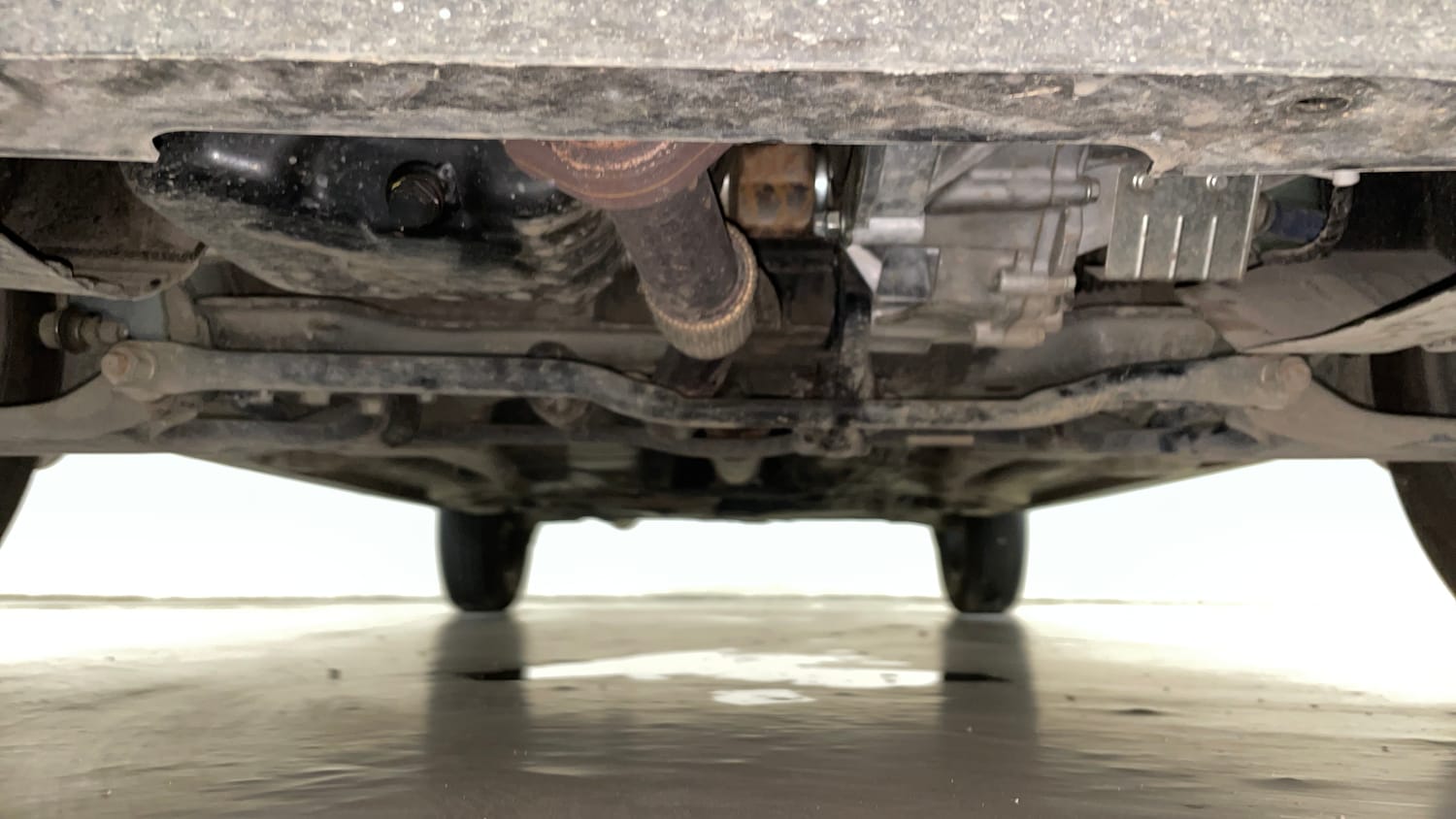 Used 2023 Tata Tiago XTA Petrol Automatic extra FRONT LEFT UNDERBODY VIEW