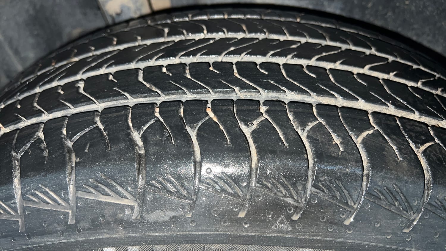 Used 2024 Maruti Suzuki Grand Vitara Delta Smart Hybrid Petrol Manual tyres RIGHT REAR TYRE TREAD VIEW
