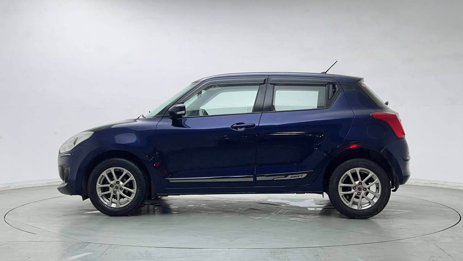 Used 2019 Maruti Suzuki Swift ZXi Petrol Manual exterior LEFT SIDE VIEW