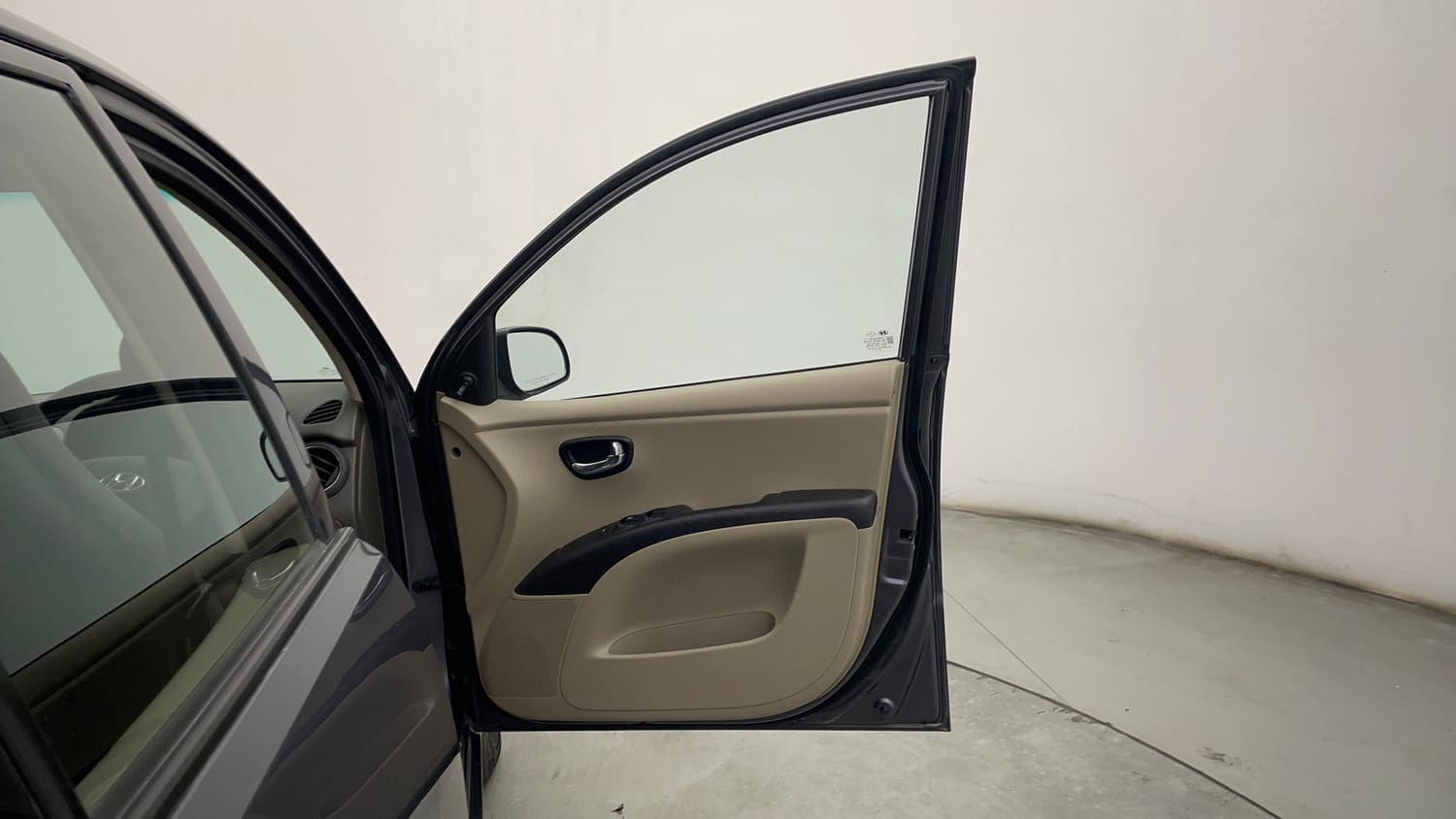 Used 2016 Hyundai i10 Sportz 1.1 iRDE2 Petrol Manual interior RIGHT FRONT DOOR OPEN VIEW