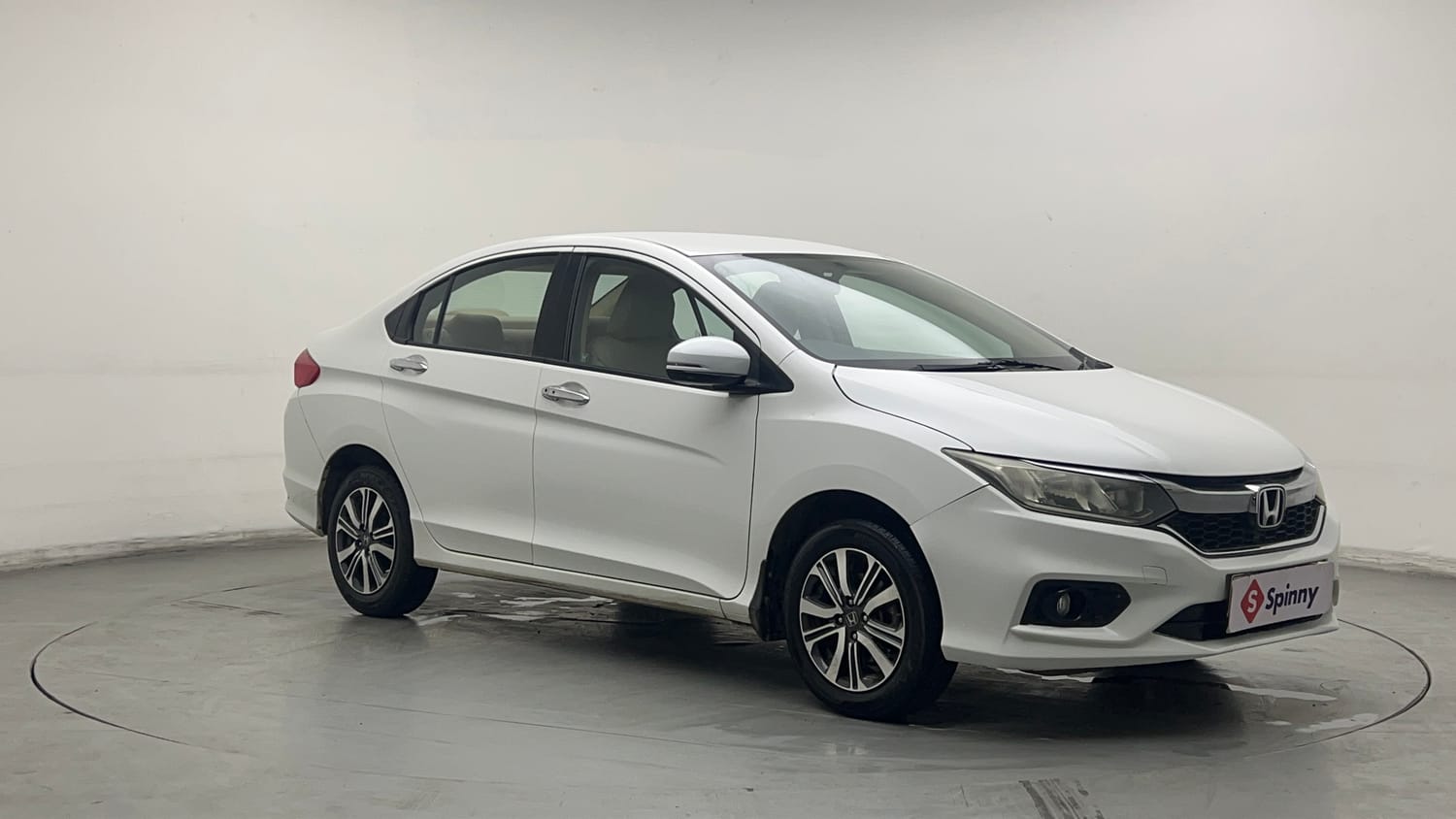Used 2023 Honda City 4th Generation V Petrol Petrol Manual exterior RIGHT FRONT CORNER VIEW