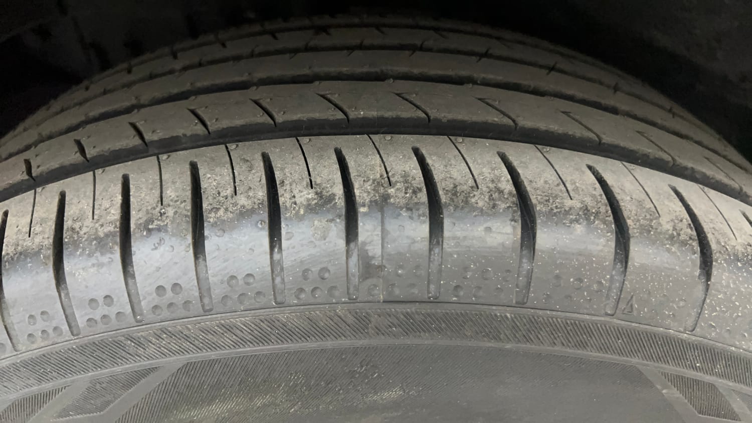 Used 2020 Tata Nexon XZA Plus (O) Dual Tone Petrol Automatic tyres RIGHT REAR TYRE TREAD VIEW