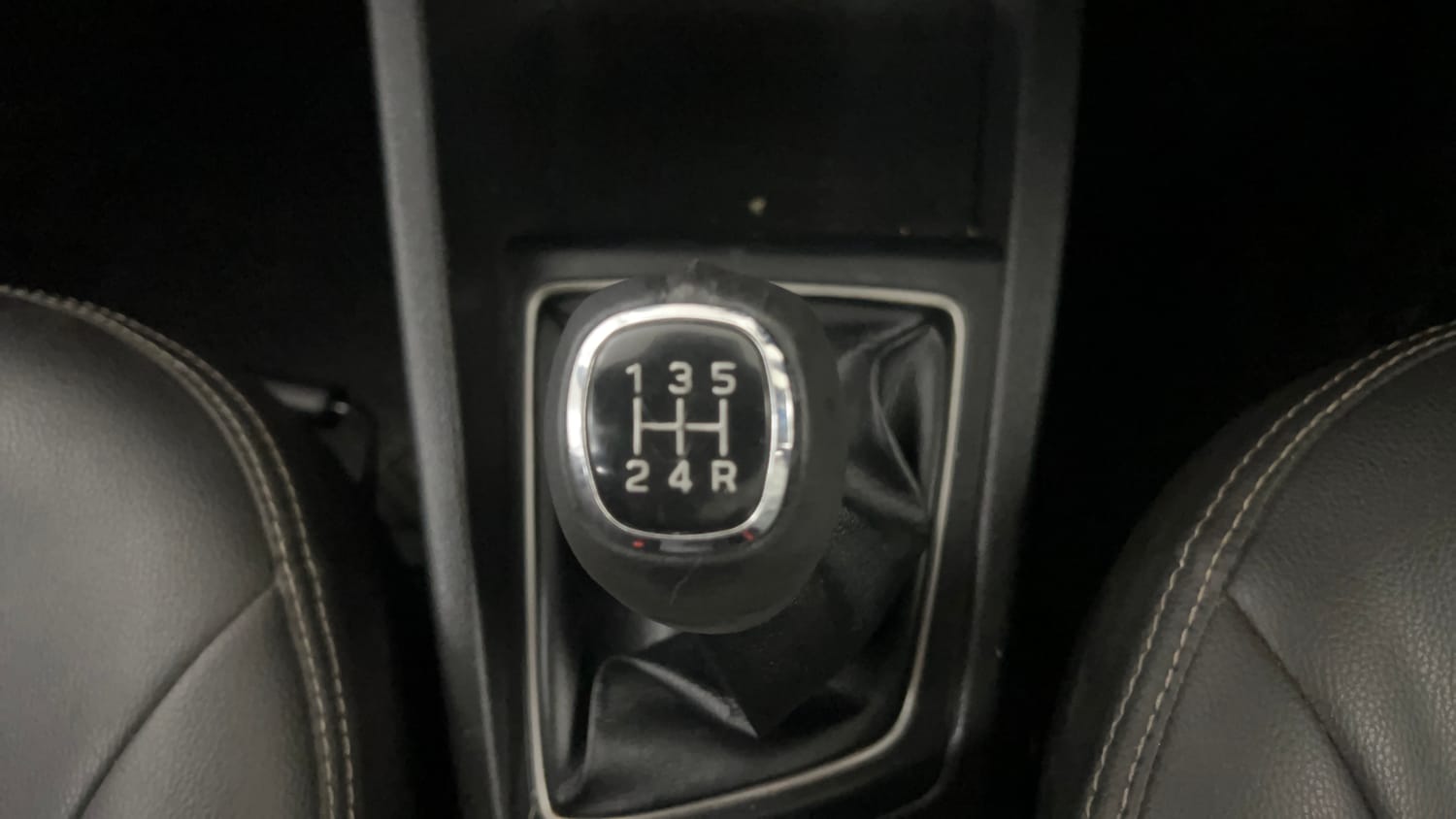 Used 2019 Hyundai Elite i20 Sportz Plus 1.2 Petrol Manual interior GEAR  KNOB VIEW