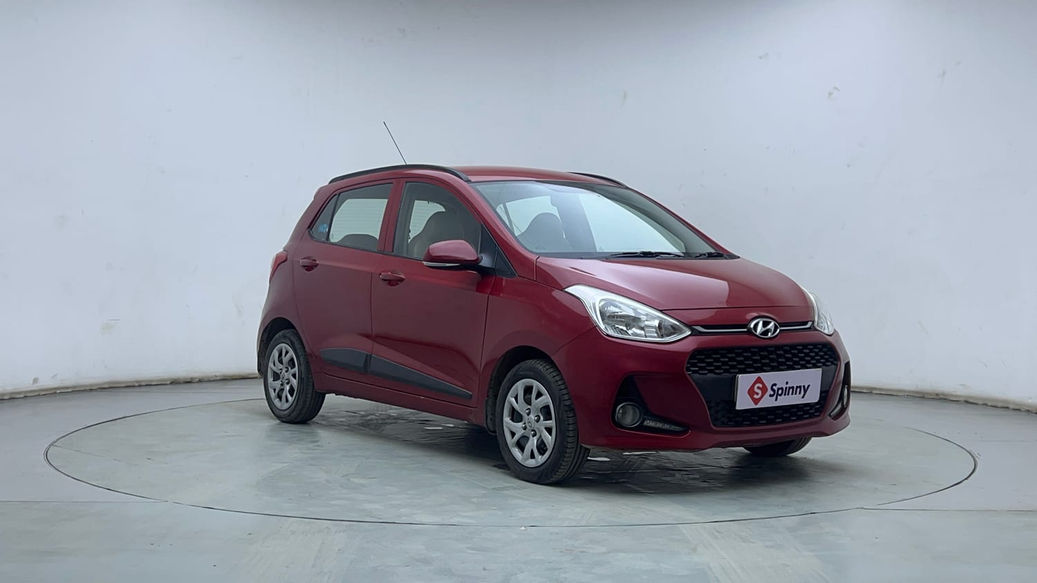 Used 2017 Hyundai Grand i10 Sportz (O) 1.2 Kappa VTVT Petrol Manual exterior RIGHT FRONT CORNER VIEW