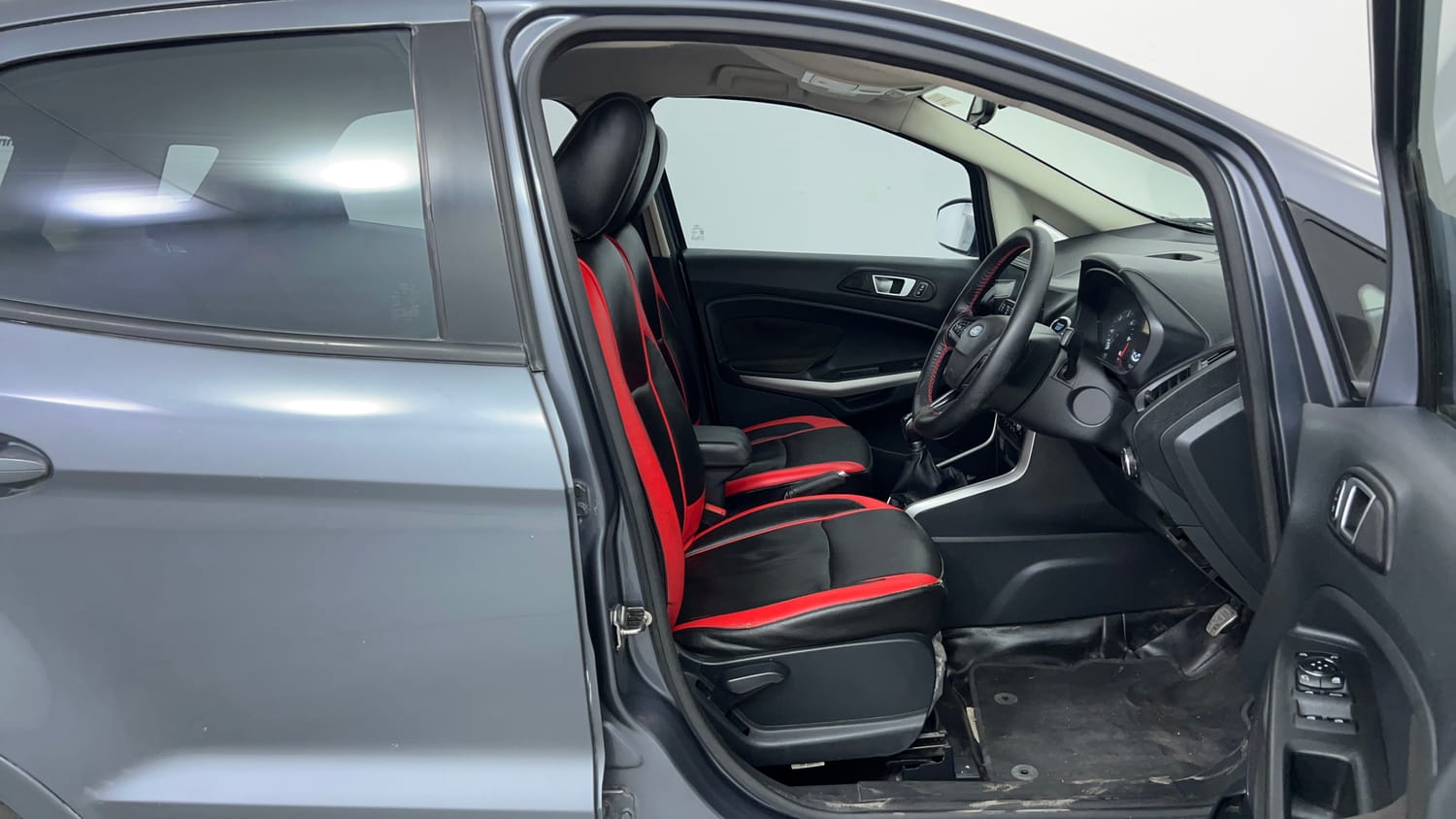 Used 2018 Ford EcoSport Titanium 1.5L TDCi Diesel Manual interior RIGHT SIDE FRONT DOOR CABIN VIEW