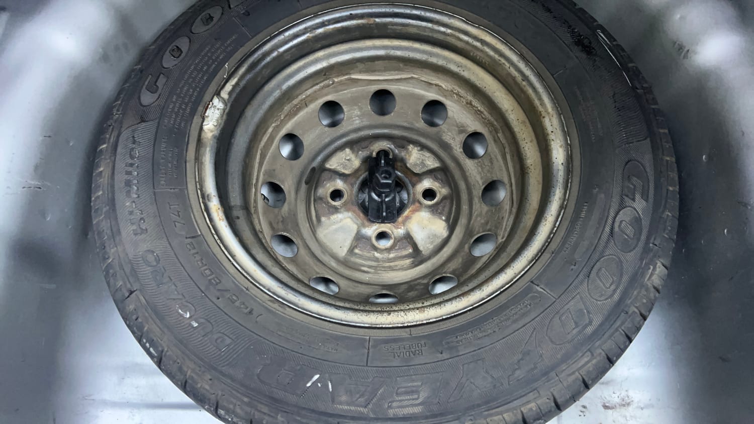 Used 2015 Hyundai Eon D-Lite + Petrol Manual tyres SPARE TYRE VIEW