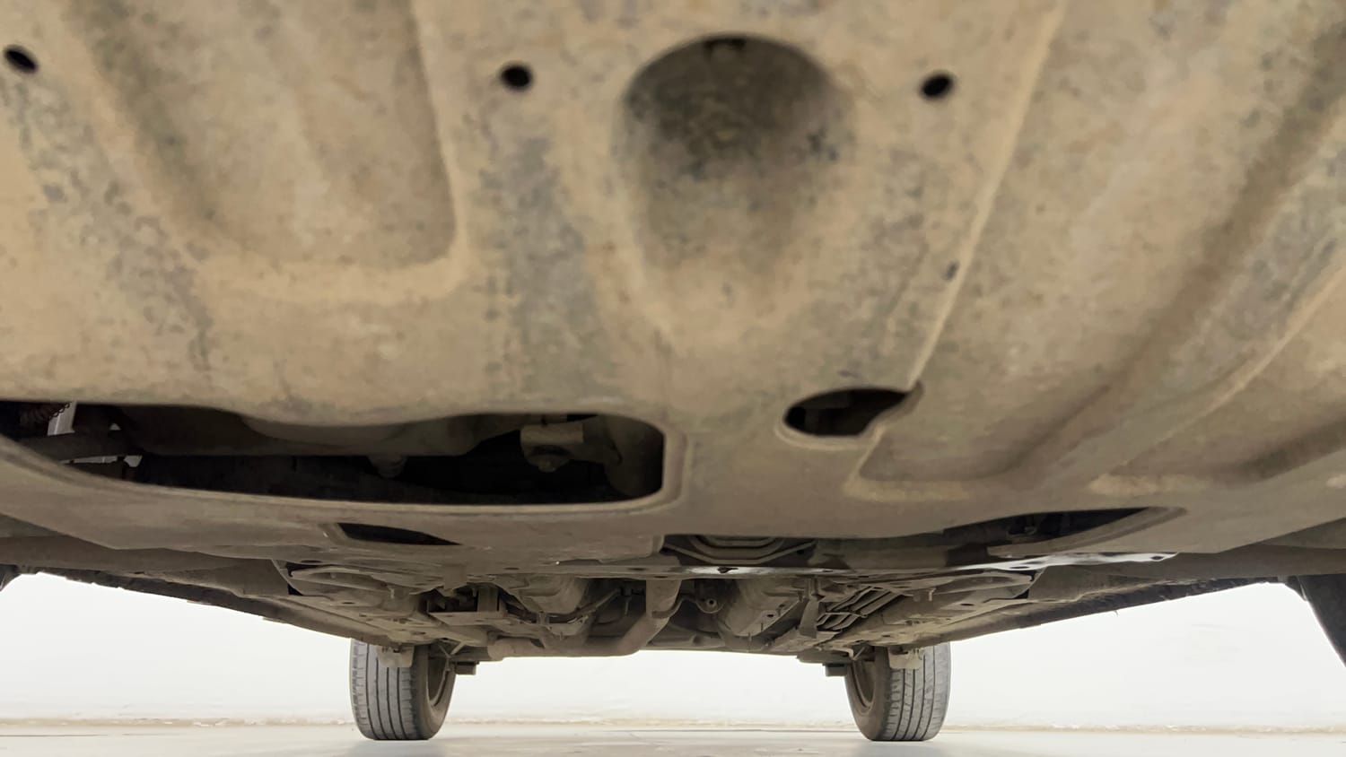 Used 2021 Hyundai Venue SX 1.5 CRDi Diesel Manual extra FRONT LEFT UNDERBODY VIEW