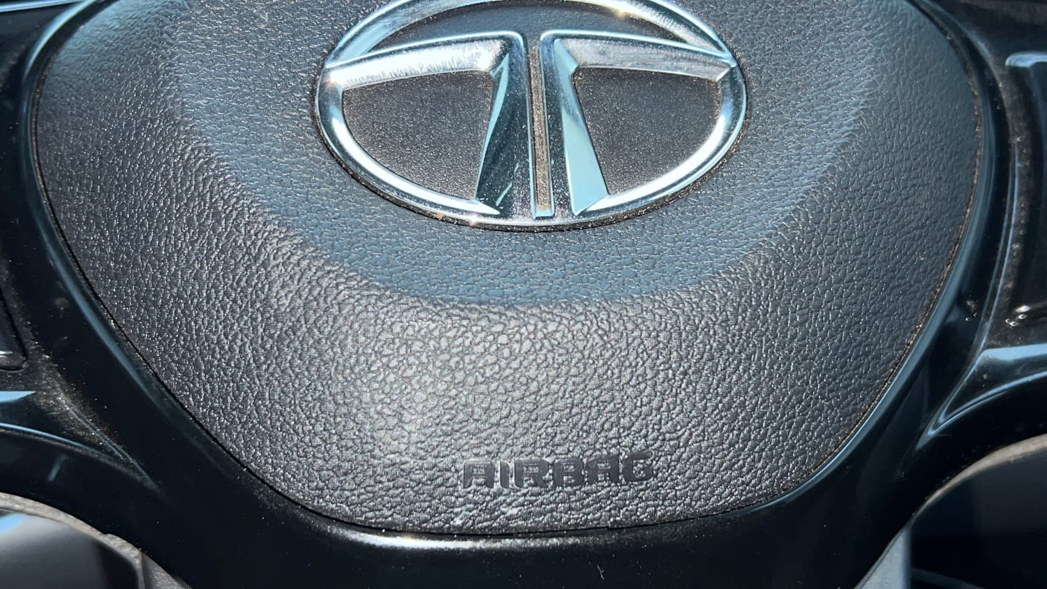 Used 2023 Tata Nexon XM Plus (S) Petrol Manual top_features Airbags
