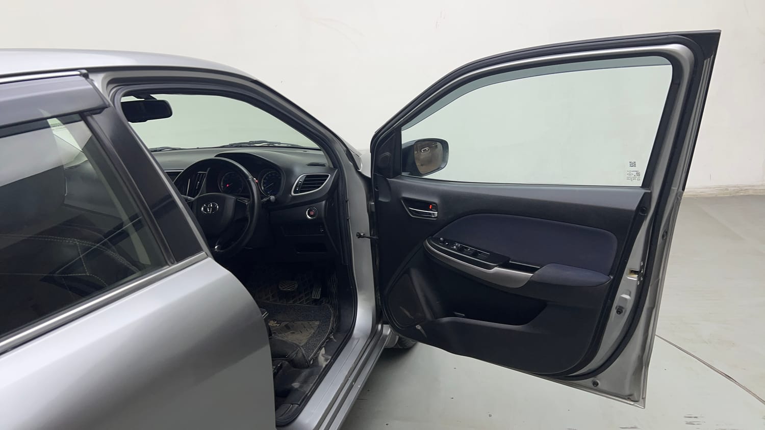 Used 2019 Toyota Glanza G CVT Petrol Automatic interior RIGHT FRONT DOOR OPEN VIEW