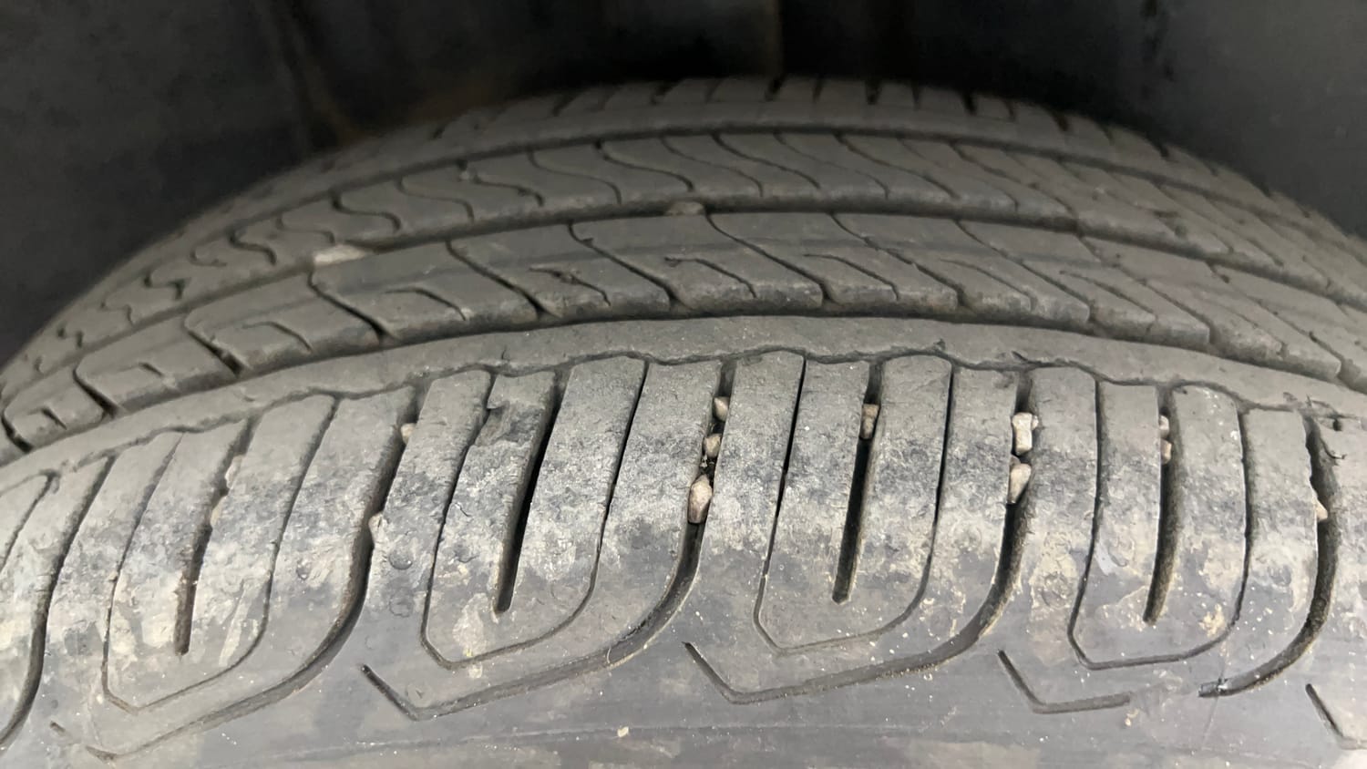 Used 2024 Tata Altroz XZA Plus Petrol Petrol Automatic tyres LEFT REAR TYRE TREAD VIEW