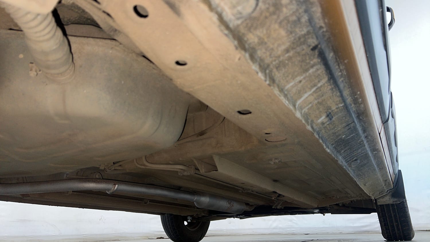 Used 2020 Renault Triber RXT Petrol Manual extra REAR RIGHT UNDERBODY VIEW
