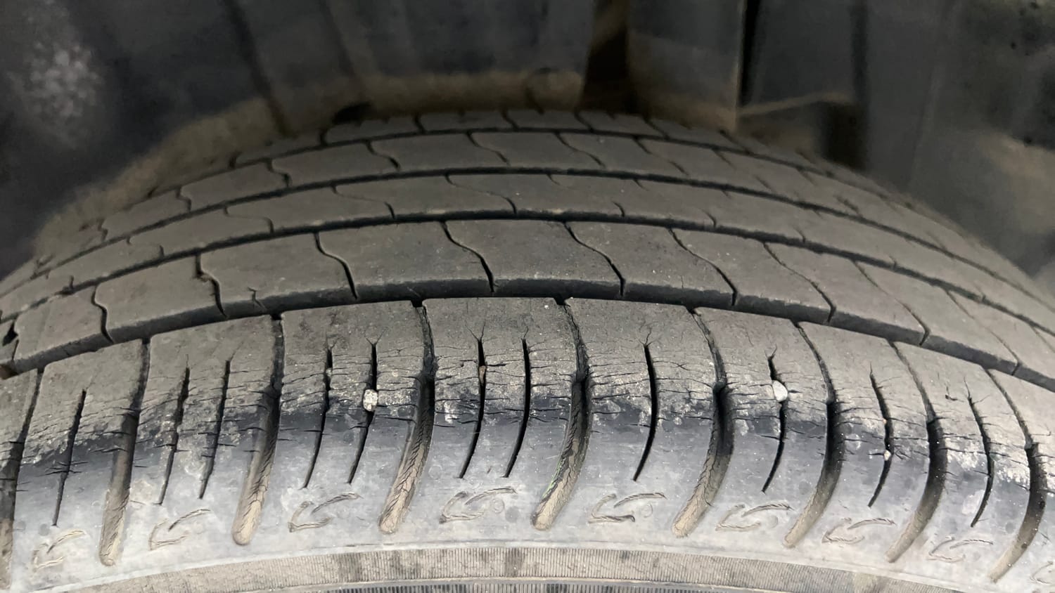 Used 2022 Toyota Urban Cruiser Mid Grade AT Petrol Automatic tyres LEFT REAR TYRE TREAD VIEW