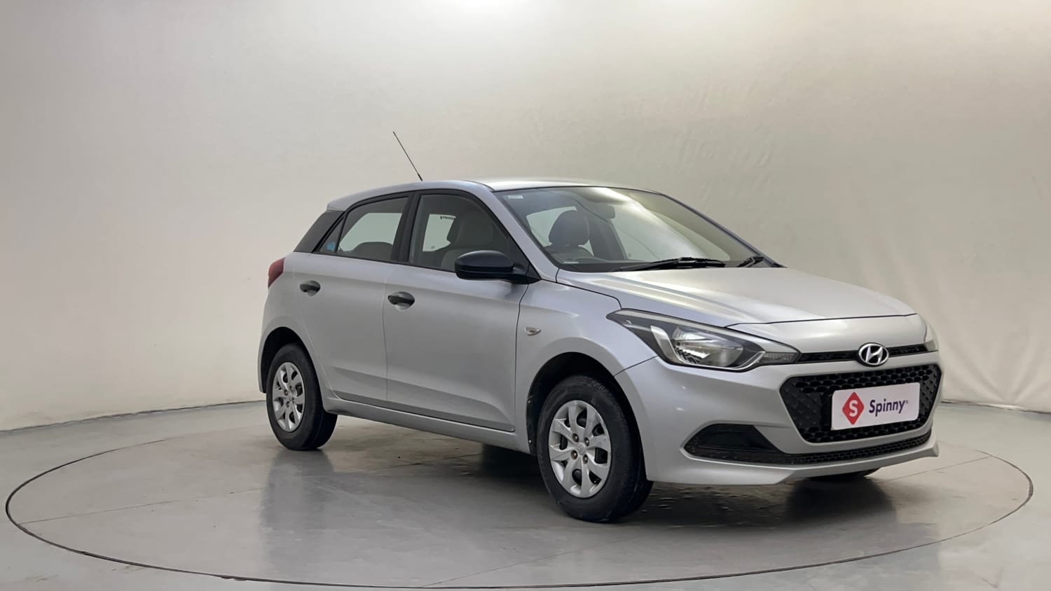 Used 2015 Hyundai Elite i20 Era 1.2 Petrol Manual exterior RIGHT FRONT CORNER VIEW
