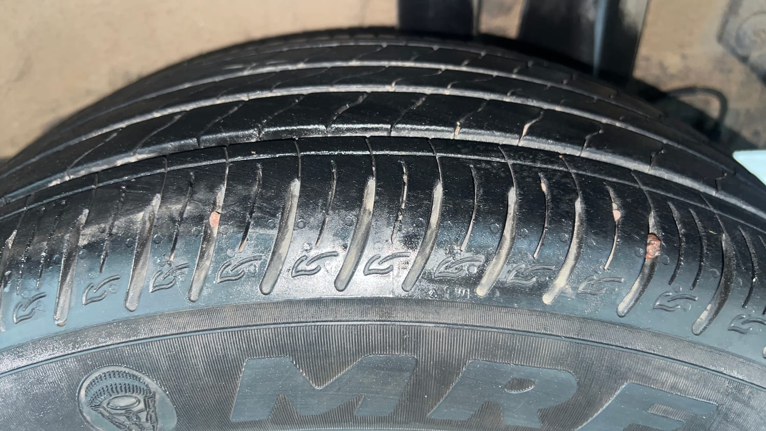 Used 2023 Kia Sonet HTX 1.0 Turbo Petrol DCT Petrol Automatic tyres LEFT REAR TYRE TREAD VIEW
