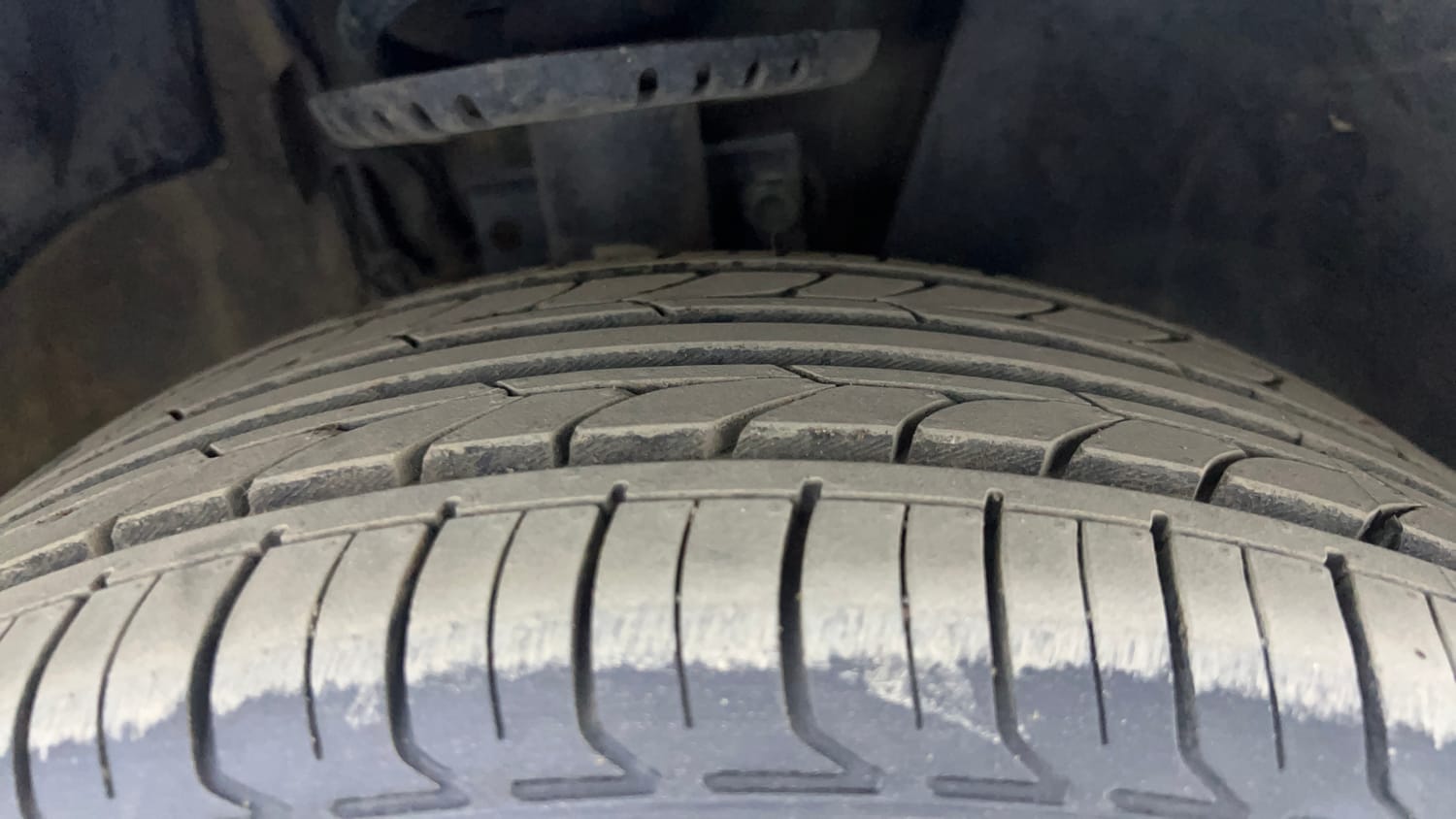 Used 2017 Volkswagen Polo Highline1.2L (P) Petrol Manual tyres RIGHT FRONT TYRE TREAD VIEW