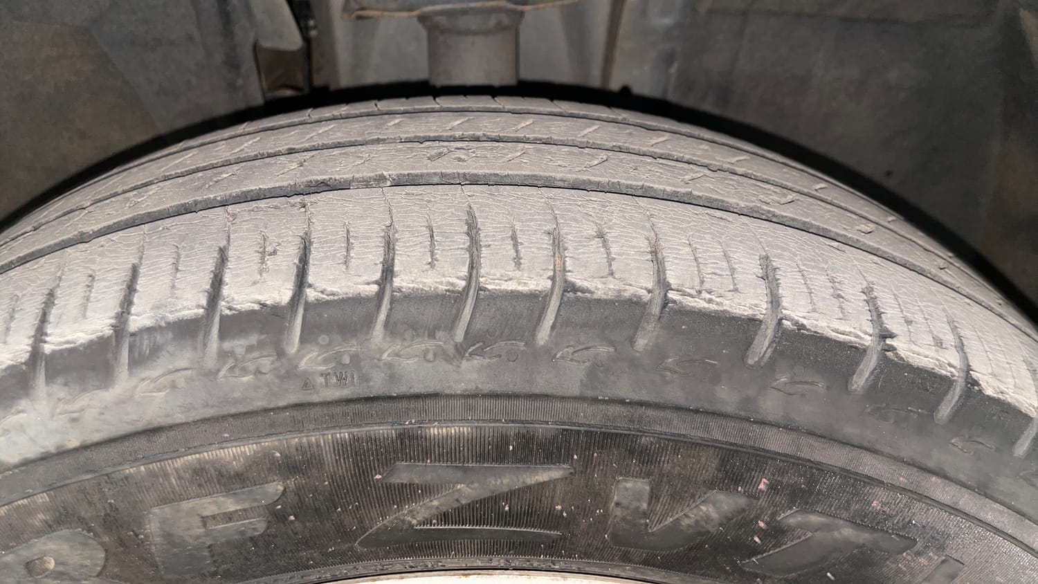 Used 2020 Renault Triber RXT Petrol Manual tyres RIGHT FRONT TYRE TREAD VIEW