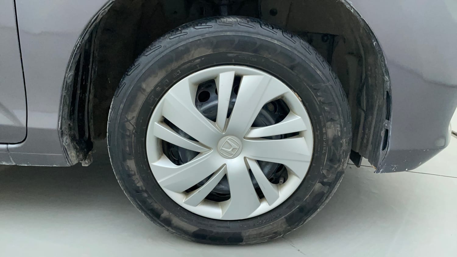 Used 2019 Honda Amaze 1.2 S MT Petrol Petrol Manual tyres RIGHT FRONT TYRE RIM VIEW