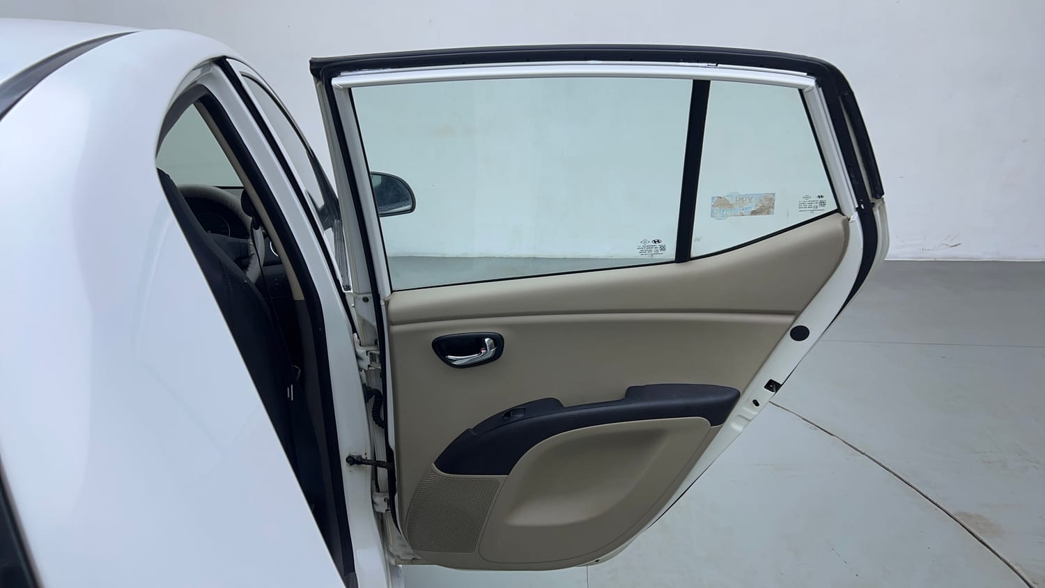 Used 2015 Hyundai i10 Sportz 1.1 iRDE2 Petrol Manual interior RIGHT REAR DOOR OPEN VIEW
