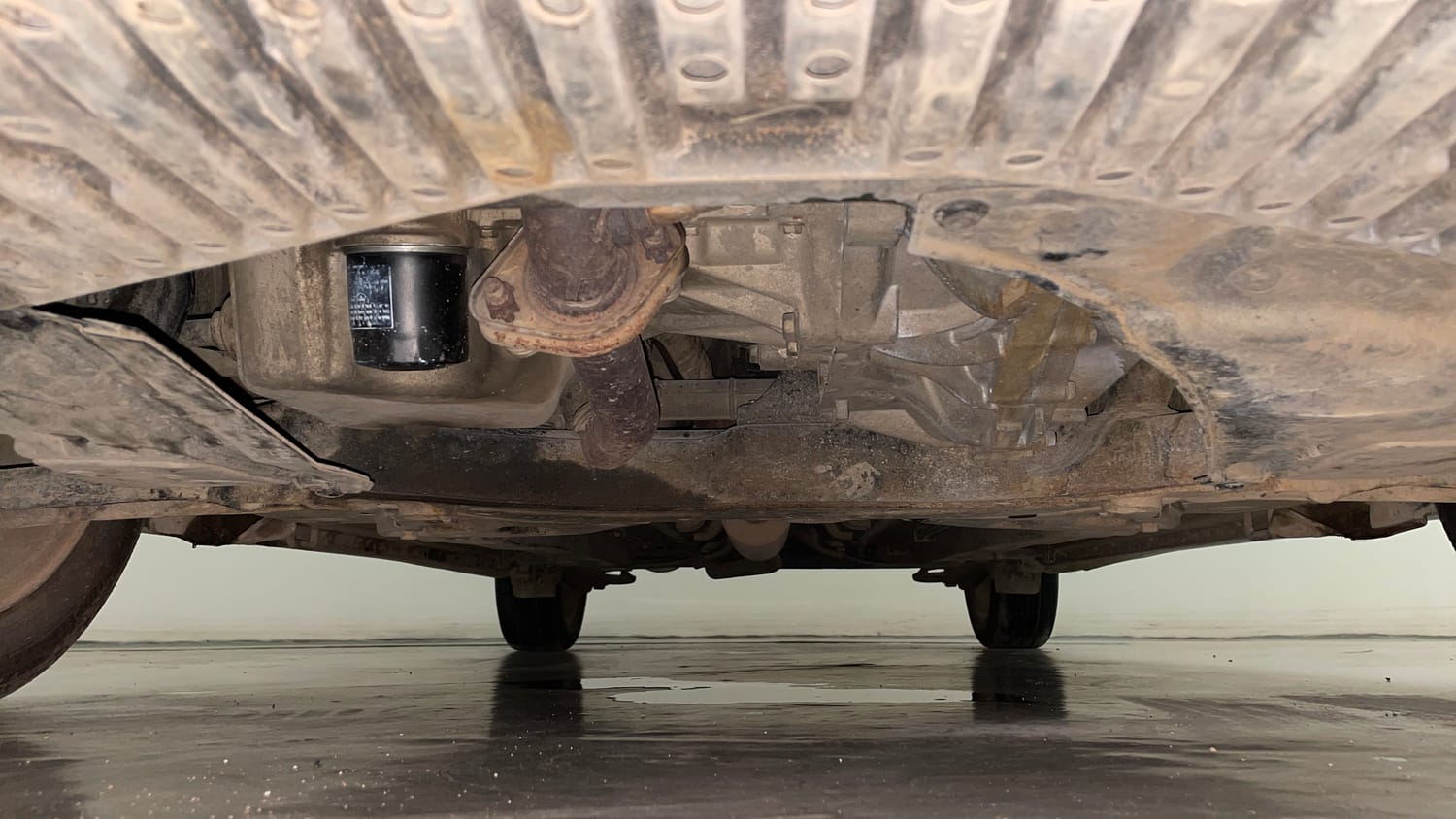 Used 2015 Maruti Suzuki Ciaz ZXi+ RS Petrol Manual extra FRONT LEFT UNDERBODY VIEW