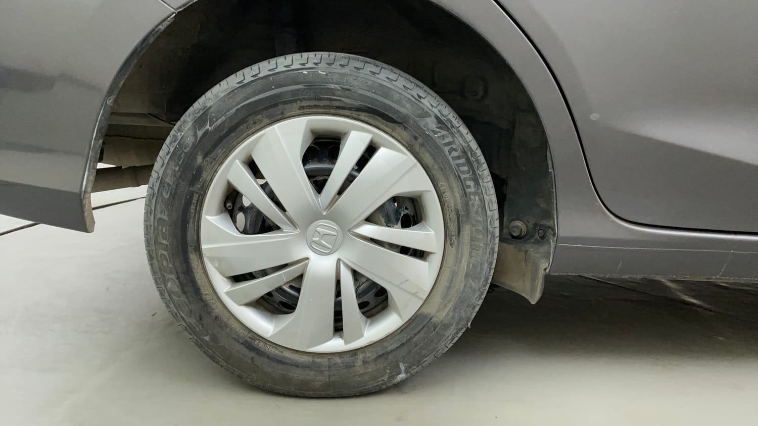 Used 2019 Honda Amaze 1.2 S MT Petrol Petrol Manual tyres RIGHT REAR TYRE RIM VIEW