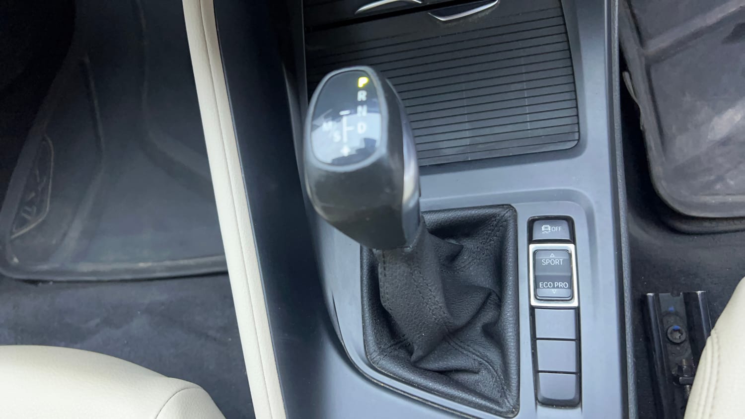 Used 2018 BMW X1 sDrive20d Expedition Diesel Automatic interior GEAR  KNOB VIEW