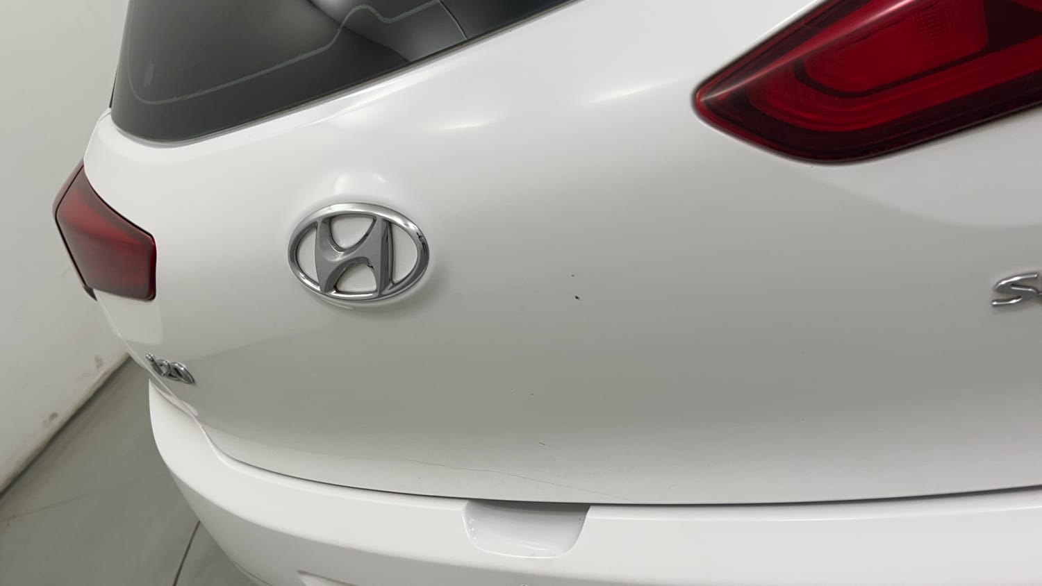 Used 2018 Hyundai Elite i20 Sportz 1.2 Petrol Manual dents MINOR DENT
