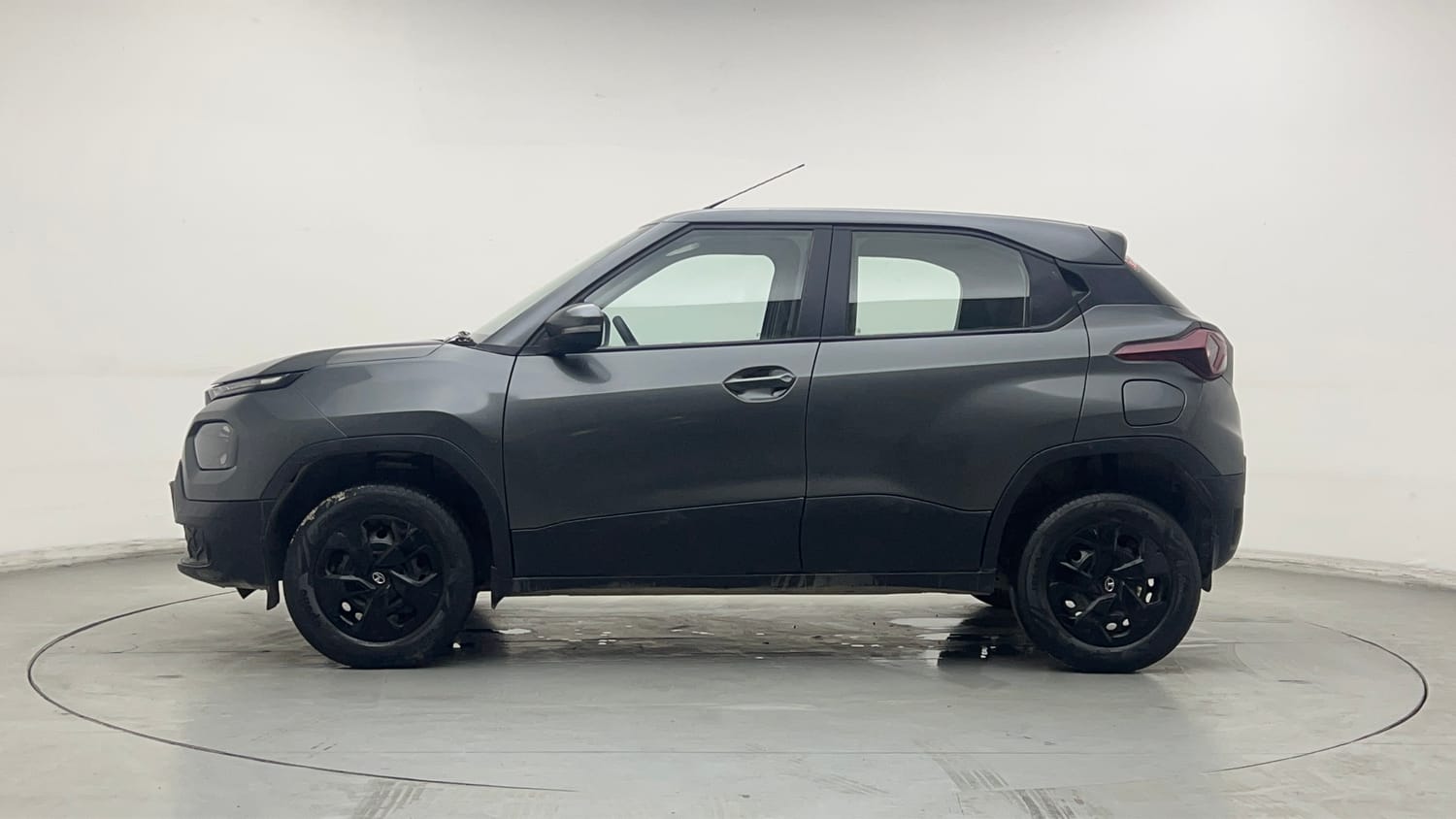 Used 2022 Tata Punch Adventure MT Petrol Manual exterior LEFT SIDE VIEW