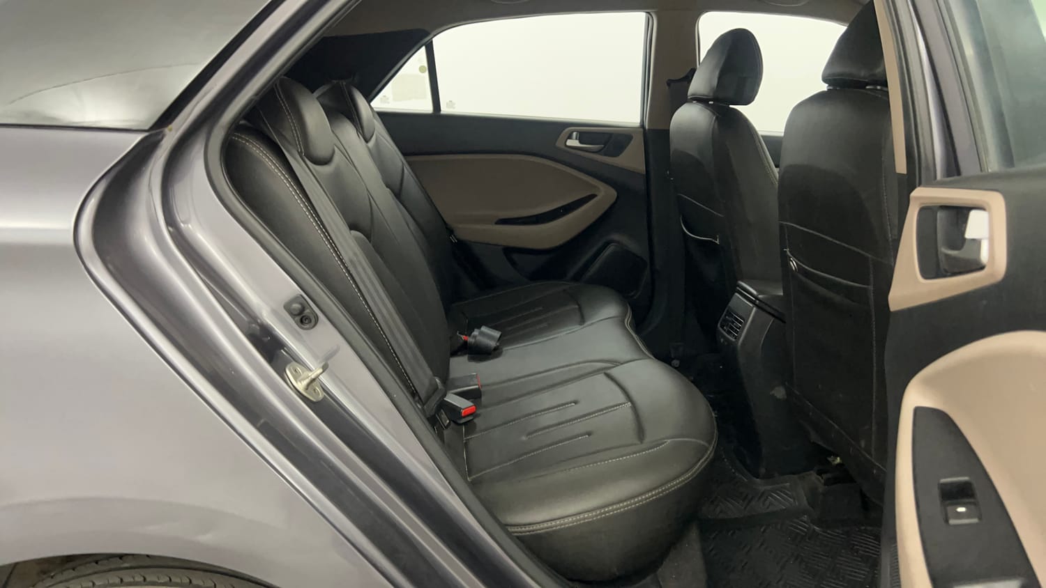 Used 2019 Hyundai Elite i20 Sportz Plus 1.2 Petrol Manual interior RIGHT SIDE REAR DOOR CABIN VIEW