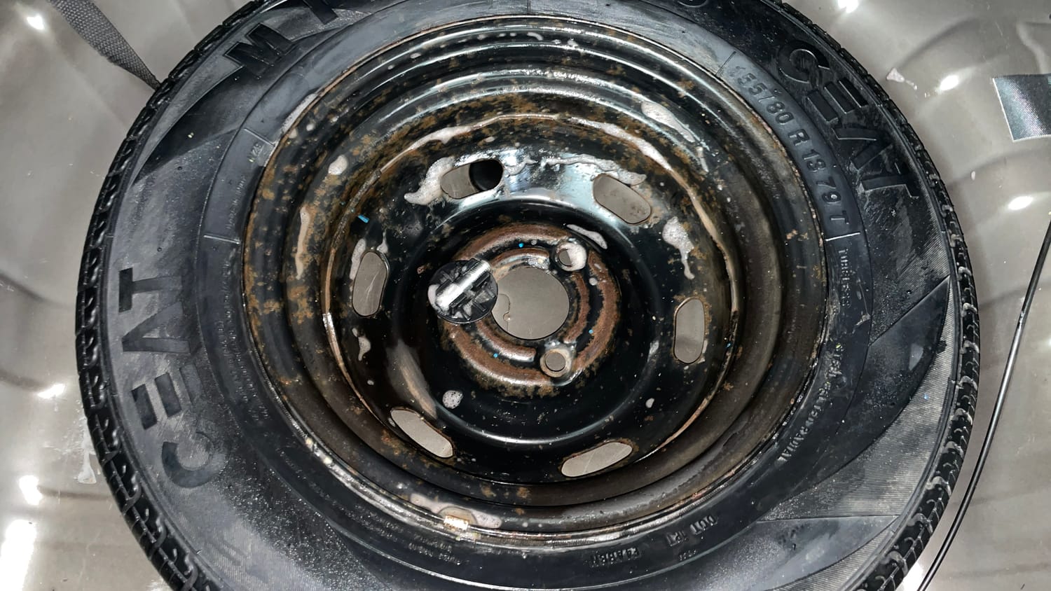 Used 2018 Renault Kwid 1.0 RXT Petrol Manual tyres SPARE TYRE VIEW
