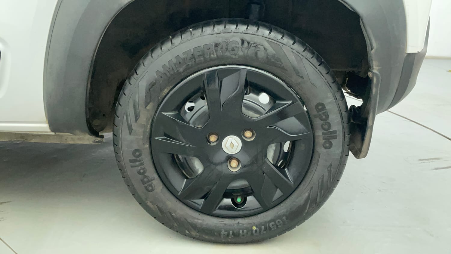 Used 2021 Renault Kwid RXT Petrol Manual tyres LEFT REAR TYRE RIM VIEW