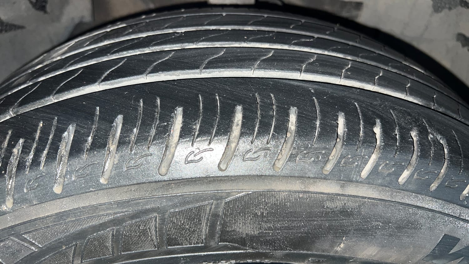 Used 2023 Tata Nexon XM Plus (S) Petrol Manual tyres RIGHT FRONT TYRE TREAD VIEW
