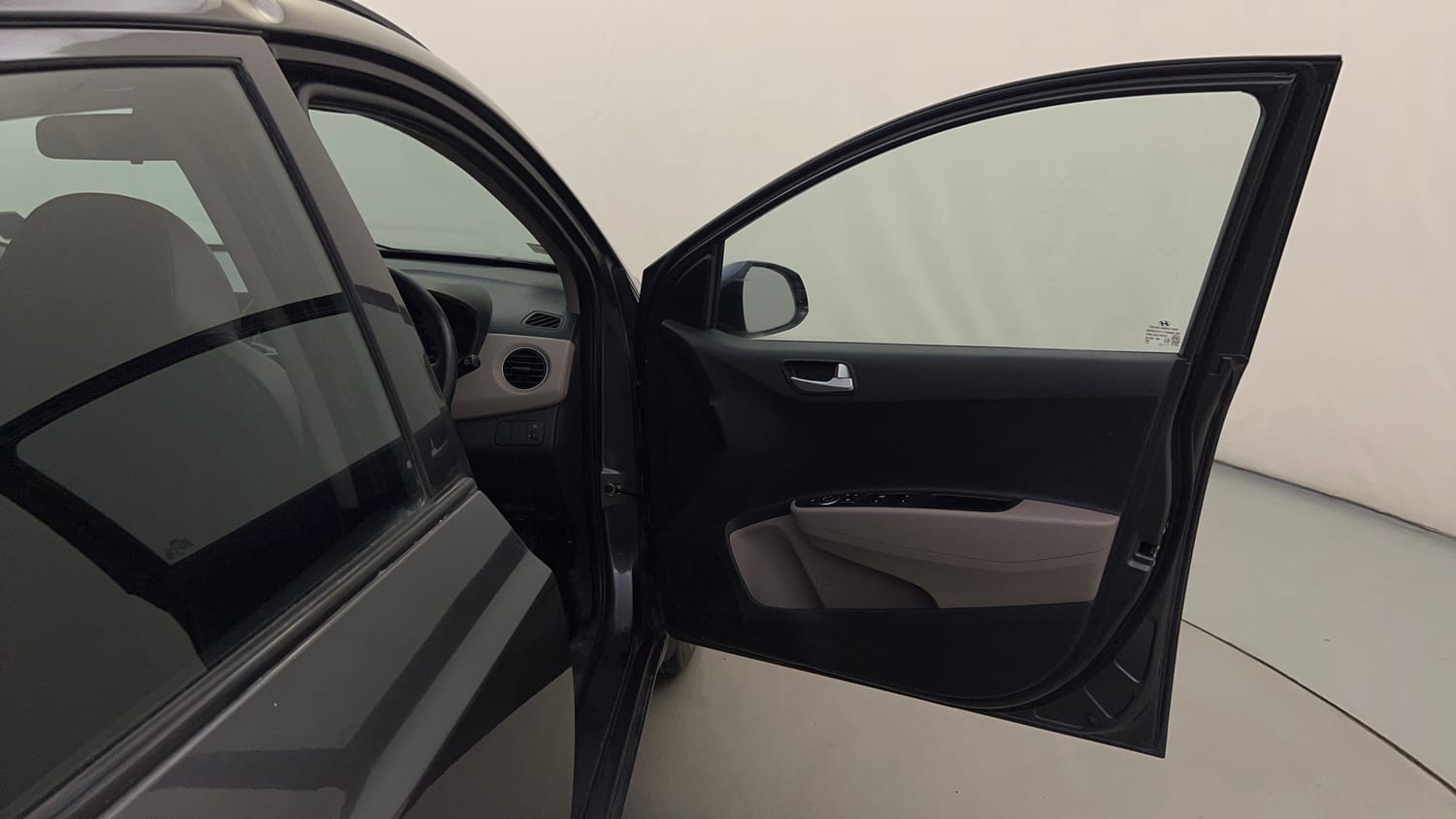 Used 2020 Hyundai Grand i10 Sportz 1.2 Kappa VTVT Petrol Manual interior RIGHT FRONT DOOR OPEN VIEW