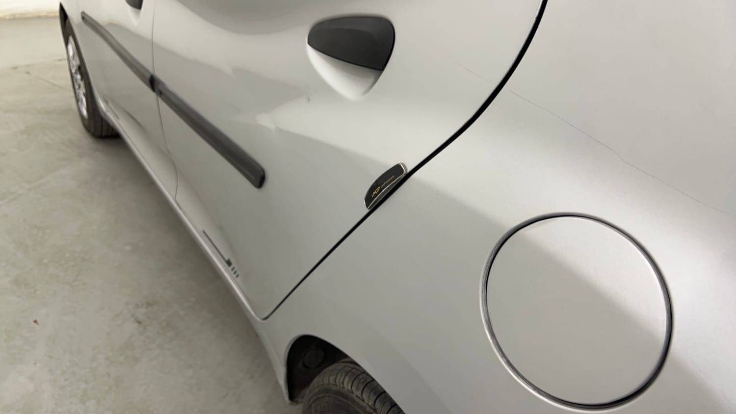 Used 2016 Hyundai Eon Magna Petrol Manual dents MINOR SCRATCH
