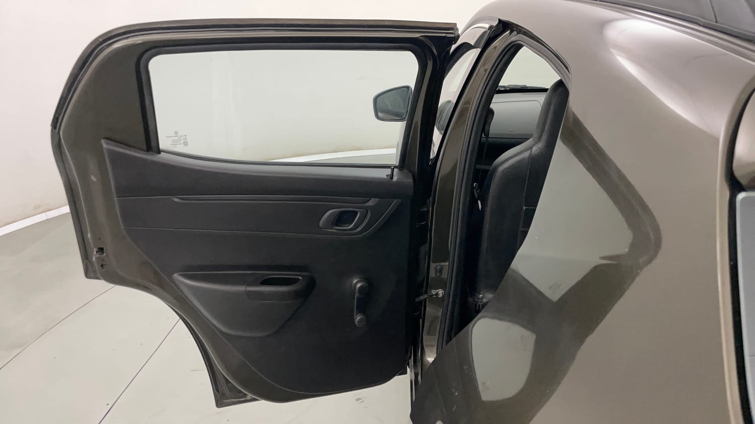 Used 2018 Renault Kwid 1.0 RXT Petrol Manual interior LEFT REAR DOOR OPEN VIEW
