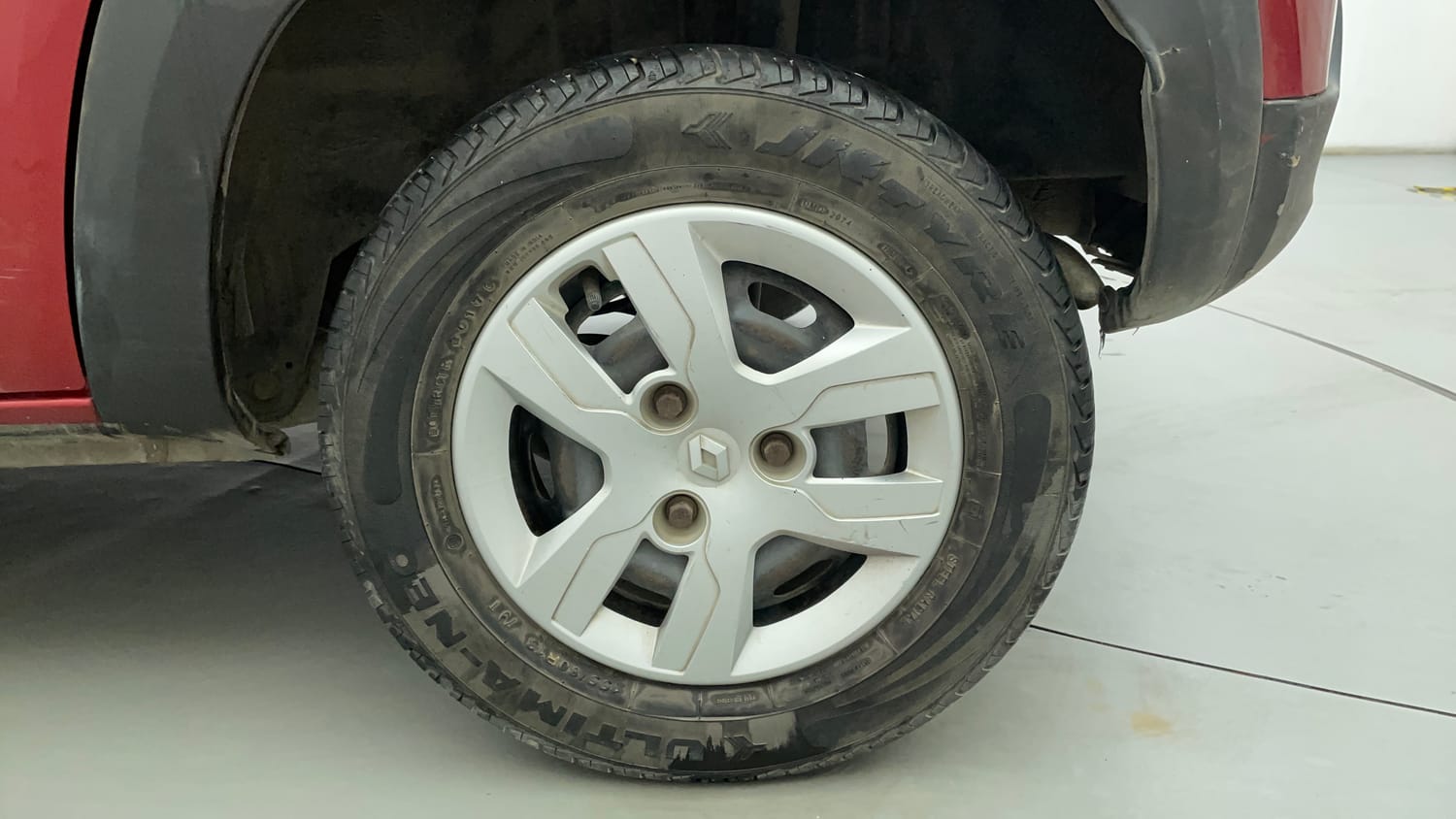 Used 2017 Renault Kwid 1.0 RXT AMT Opt Petrol Automatic tyres LEFT REAR TYRE RIM VIEW