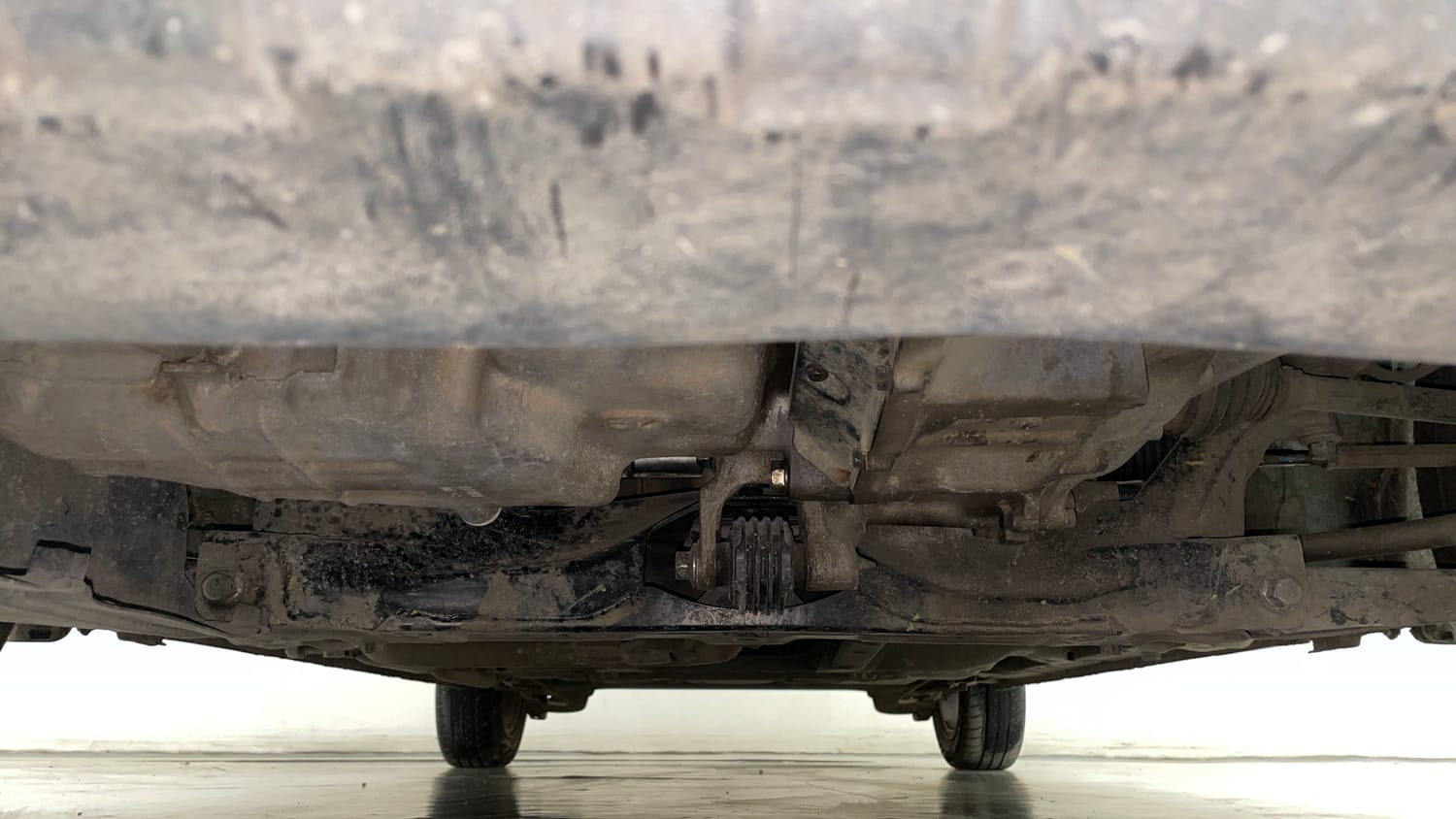 Used 2015 Honda City V Petrol Manual extra FRONT LEFT UNDERBODY VIEW