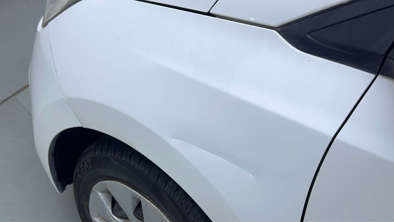 Used 2014 Hyundai Xcent S 1.2 Petrol Manual dents MINOR SCRATCH