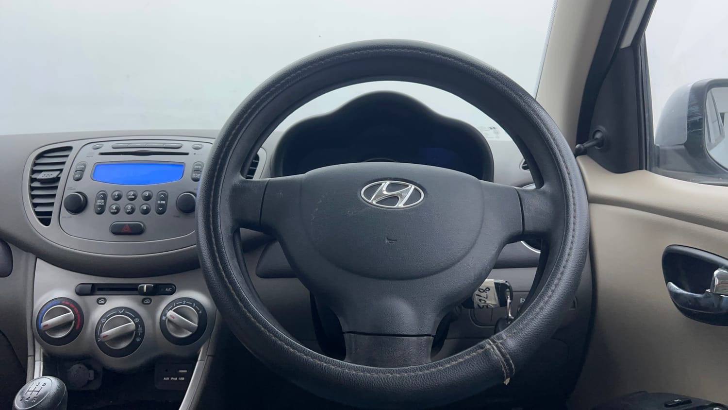 Used 2016 Hyundai i10 Sportz 1.1 iRDE2 Petrol Manual interior STEERING VIEW