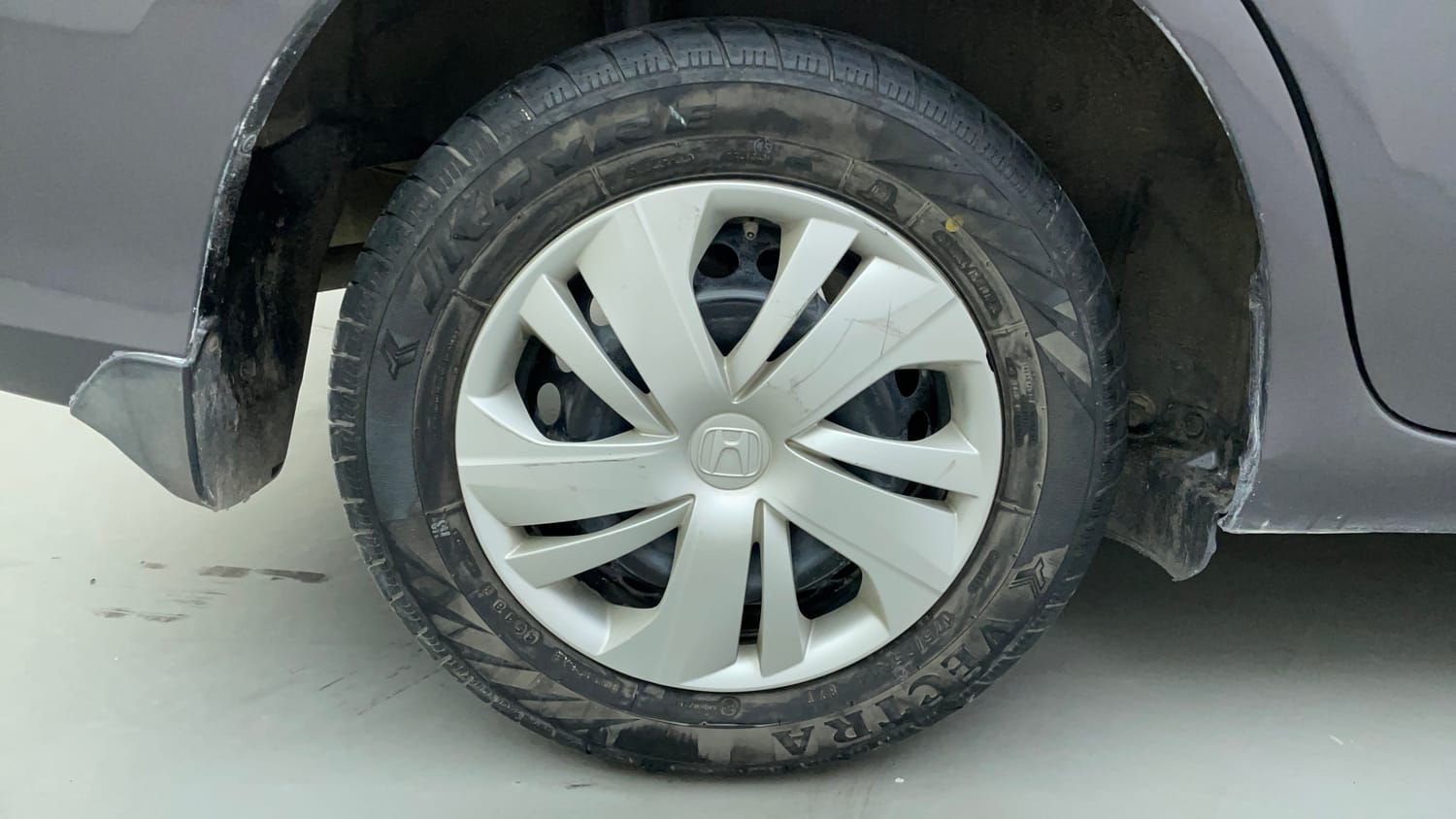 Used 2019 Honda Amaze 1.2 S MT Petrol Petrol Manual tyres RIGHT REAR TYRE RIM VIEW
