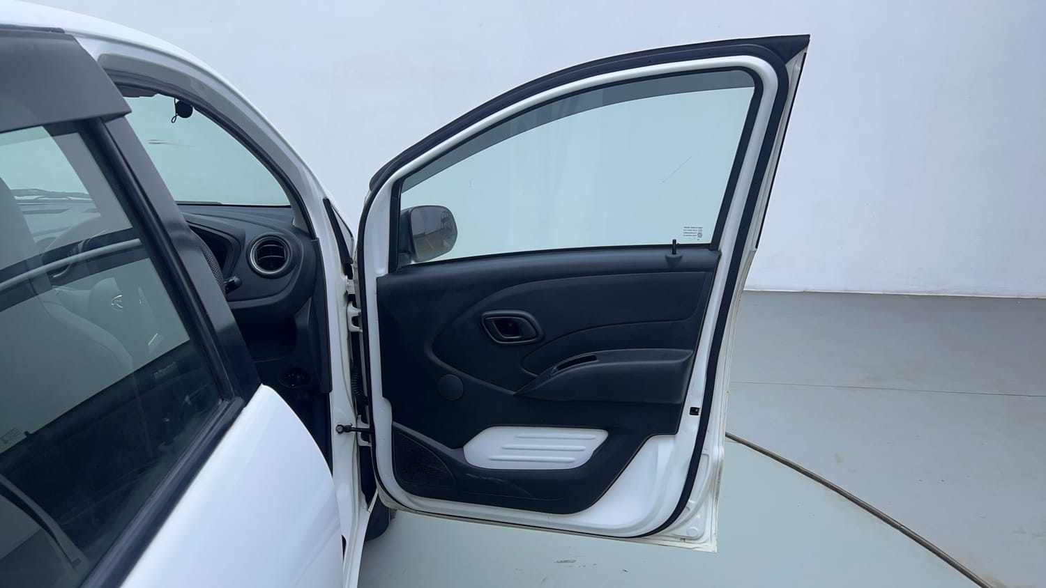 Used 2018 Datsun Redi-GO T (O) Petrol Manual interior RIGHT FRONT DOOR OPEN VIEW