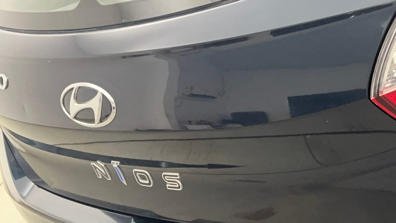 Used 2022 Hyundai Grand i10 Nios Magna AMT 1.2 Kappa VTVT Petrol Automatic dents MINOR DENT
