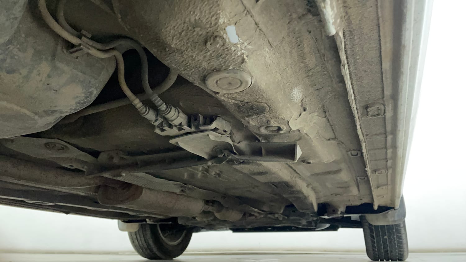 Used 2022 Volkswagen Virtus Highline 1.0 TSI MT Petrol Manual extra REAR RIGHT UNDERBODY VIEW